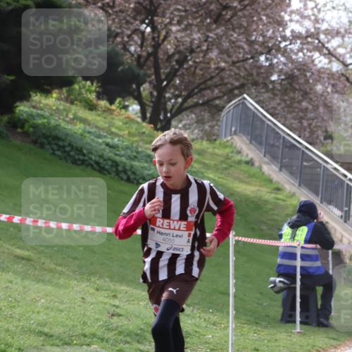 25.04.2026 - Das Zehntel Zöllner http://msf.ph/oto/9581516 25.04.2026 08:38:55 Laufen 4055 meine-sportfotos.de