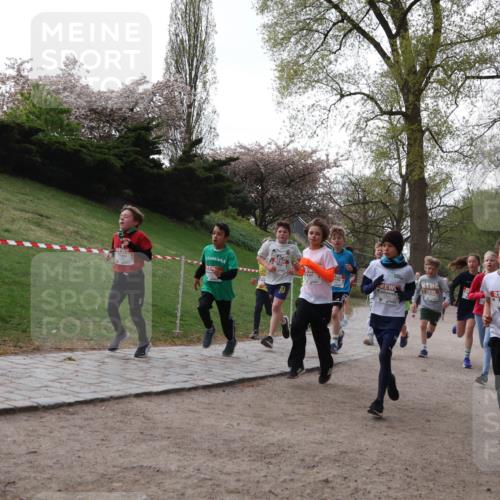 25.04.2026 - Das Zehntel Zöllner http://msf.ph/oto/9581588 25.04.2026 08:39:38 Laufen 10 meine-sportfotos.de
