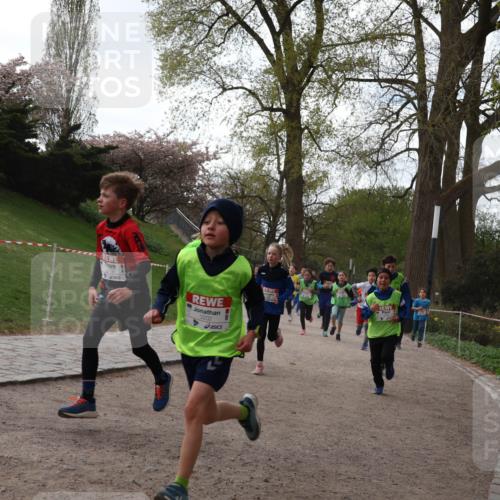 25.04.2026 - Das Zehntel Zöllner http://msf.ph/oto/9581597 25.04.2026 08:39:44 Laufen 3202 meine-sportfotos.de