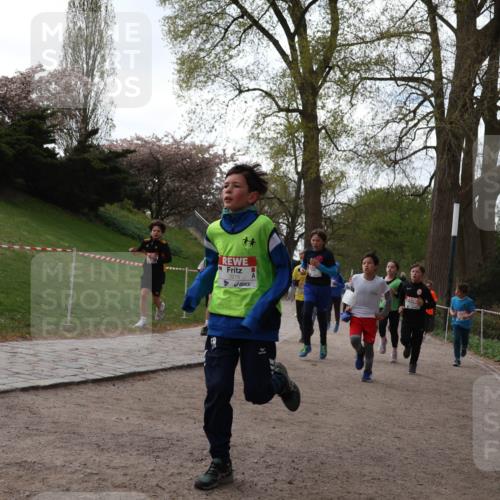 25.04.2026 - Das Zehntel Zöllner http://msf.ph/oto/9581603 25.04.2026 08:39:46 Laufen 3215 meine-sportfotos.de