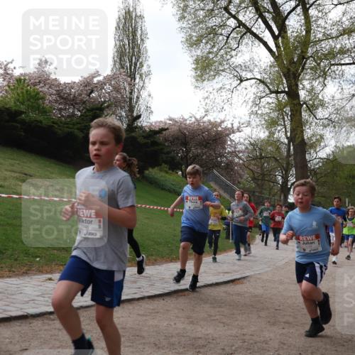 25.04.2026 - Das Zehntel Zöllner http://msf.ph/oto/9581618 25.04.2026 08:39:54 Laufen 2946 meine-sportfotos.de