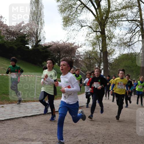25.04.2026 - Das Zehntel Zöllner http://msf.ph/oto/9581628 25.04.2026 08:39:59 Laufen 3546 meine-sportfotos.de