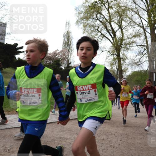 25.04.2026 - Das Zehntel Zöllner http://msf.ph/oto/9581635 25.04.2026 08:40:03 Laufen 3251, 3220 meine-sportfotos.de