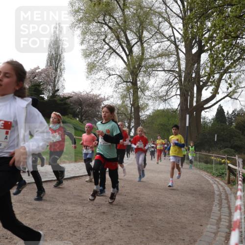 25.04.2026 - Das Zehntel Zöllner http://msf.ph/oto/9581706 25.04.2026 08:40:34 Laufen 3562 meine-sportfotos.de