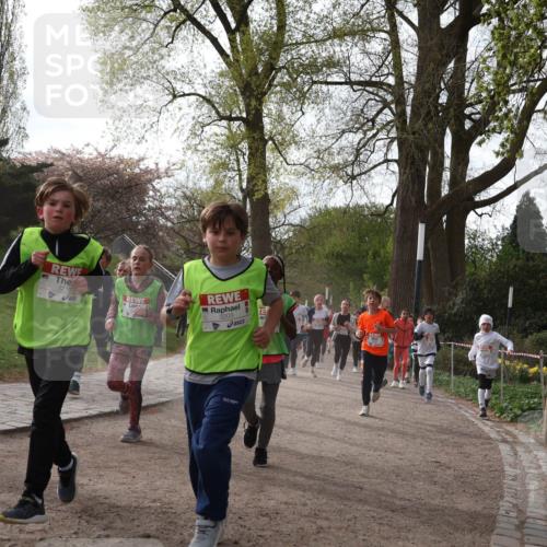 25.04.2026 - Das Zehntel Zöllner http://msf.ph/oto/9581772 25.04.2026 08:41:07 Laufen 3210, 3203 meine-sportfotos.de