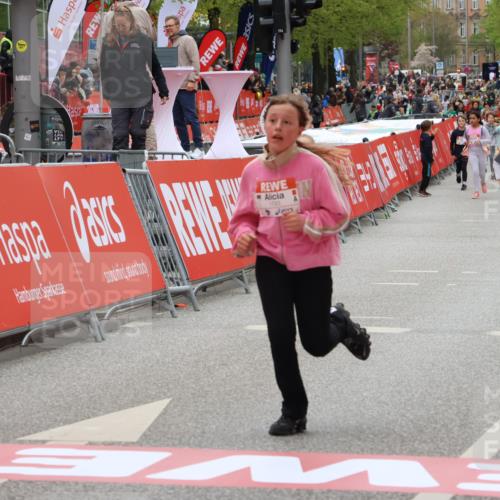 25.04.2026 - Das Zehntel Strokosch-Dieckow http://msf.ph/oto/9581847 25.04.2026 09:04:56 Ziel 1062, 1063, 1068, 1228, 1439, 1661, 2397, 2839, 3442, 3446, 3880, 1062, 1063, 1068, 1228, 1439, 1661, 2397, 2839, 3442, 3446, 3880 meine-sportfotos.de