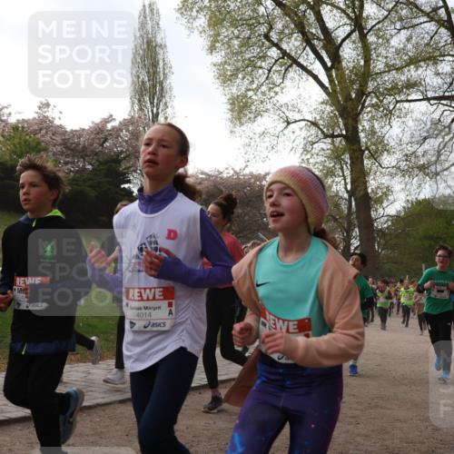 25.04.2026 - Das Zehntel Zöllner http://msf.ph/oto/9581853 25.04.2026 08:41:44 Laufen 1740, 17, 4014 meine-sportfotos.de