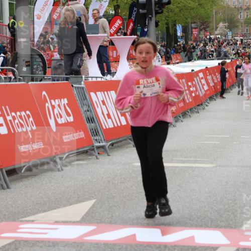 25.04.2026 - Das Zehntel Strokosch-Dieckow http://msf.ph/oto/9581870 25.04.2026 09:04:56 Ziel 1062, 1063, 1068, 1228, 1439, 1661, 2397, 2839, 3442, 3446, 3880, 1062, 1063, 1068, 1228, 1439, 1661, 2397, 2839, 3442, 3446, 3880 meine-sportfotos.de