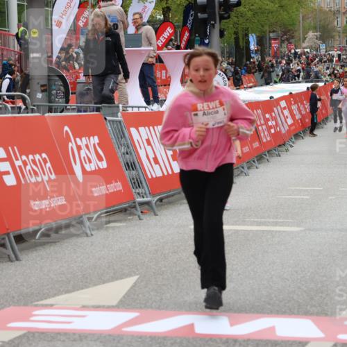 25.04.2026 - Das Zehntel Strokosch-Dieckow http://msf.ph/oto/9581882 25.04.2026 09:04:56 Ziel 1062, 1063, 1068, 1228, 1439, 1661, 2397, 2839, 3442, 3446, 3880, 1062, 1063, 1068, 1228, 1439, 1661, 2397, 2839, 3442, 3446, 3880 meine-sportfotos.de