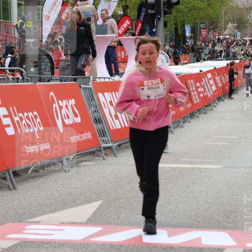 25.04.2026 - Das Zehntel Strokosch-Dieckow http://msf.ph/oto/9581892 25.04.2026 09:04:56 Ziel 1062, 1063, 1068, 1228, 1439, 1661, 2397, 2839, 3442, 3446, 3880, 1062, 1063, 1068, 1228, 1439, 1661, 2397, 2839, 3442, 3446, 3880 meine-sportfotos.de