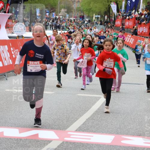 25.04.2026 - Das Zehntel Strokosch-Dieckow http://msf.ph/oto/9582022 25.04.2026 09:05:02 Ziel 1793, 1835, 1860, 2397, 2842, 2996, 3451, 3459, 3880, 1793, 1835, 1860, 2397, 2842, 2996, 3451, 3459, 3880 meine-sportfotos.de