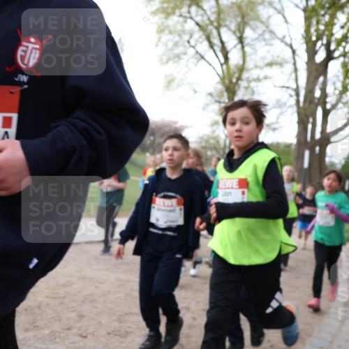 25.04.2026 - Das Zehntel Zöllner http://msf.ph/oto/9582109 25.04.2026 08:43:34 Laufen 3855 meine-sportfotos.de