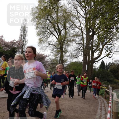 25.04.2026 - Das Zehntel Zöllner http://msf.ph/oto/9582133 25.04.2026 08:43:44 Laufen 341, 3417 meine-sportfotos.de