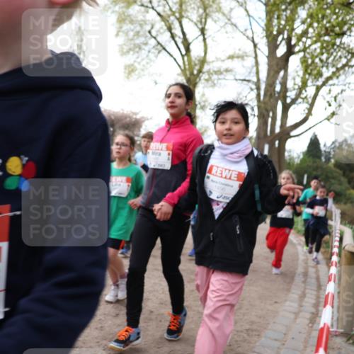 25.04.2026 - Das Zehntel Zöllner http://msf.ph/oto/9582187 25.04.2026 08:44:09 Laufen 237, 1456 meine-sportfotos.de
