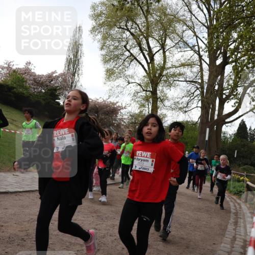 25.04.2026 - Das Zehntel Zöllner http://msf.ph/oto/9582208 25.04.2026 08:44:18 Laufen 2622, 2613 meine-sportfotos.de
