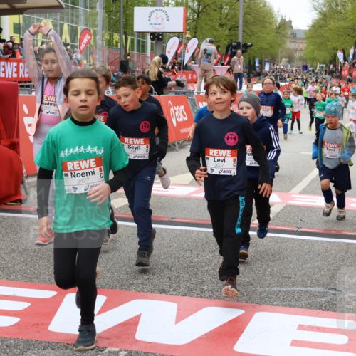 25.04.2026 - Das Zehntel Strokosch-Dieckow http://msf.ph/oto/9582243 25.04.2026 09:05:14 Ziel 2194, 2427, 2487, 2934, 2997, 3007, 3024, 3504, 3727, 3740, 3809, 3810, 3860, 3865, 3881, 3885, 2194, 2427, 2487, 2934, 2997, 3007, 3024, 3504, 3727, 3740, 3809, 3810, 3860, 3865, 3881, 3885 meine-sportfotos.de