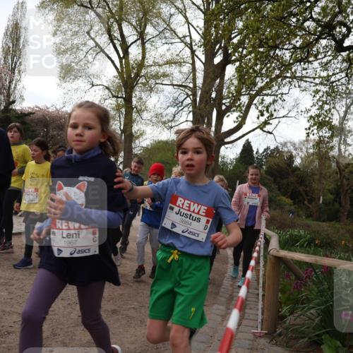 25.04.2026 - Das Zehntel Zöllner http://msf.ph/oto/9582250 25.04.2026 08:44:36 Laufen 817, 3884, 1967 meine-sportfotos.de