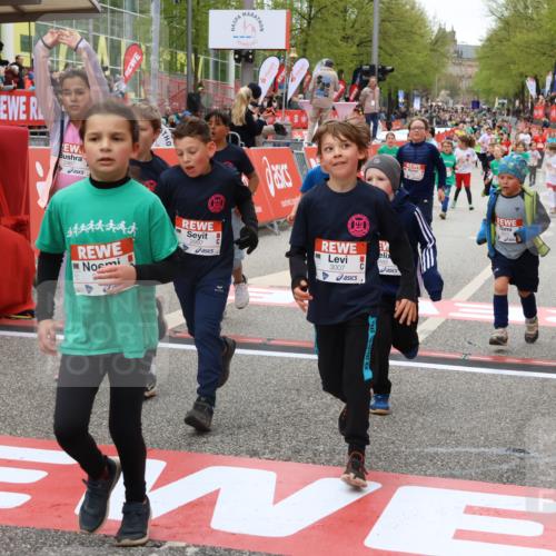25.04.2026 - Das Zehntel Strokosch-Dieckow http://msf.ph/oto/9582251 25.04.2026 09:05:14 Ziel 2194, 2427, 2487, 2934, 2997, 3007, 3024, 3504, 3727, 3740, 3809, 3810, 3860, 3865, 3881, 3885, 2194, 2427, 2487, 2934, 2997, 3007, 3024, 3504, 3727, 3740, 3809, 3810, 3860, 3865, 3881, 3885 meine-sportfotos.de