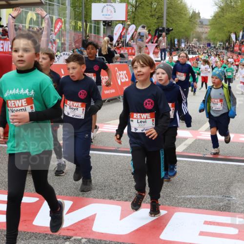 25.04.2026 - Das Zehntel Strokosch-Dieckow http://msf.ph/oto/9582271 25.04.2026 09:05:14 Ziel 2194, 2427, 2487, 2934, 2997, 3007, 3024, 3504, 3727, 3740, 3809, 3810, 3860, 3865, 3881, 3885, 2194, 2427, 2487, 2934, 2997, 3007, 3024, 3504, 3727, 3740, 3809, 3810, 3860, 3865, 3881, 3885 meine-sportfotos.de