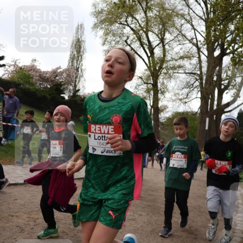 25.04.2026 - Das Zehntel Zöllner http://msf.ph/oto/9582377 25.04.2026 08:45:25 Laufen 819, 1643 meine-sportfotos.de