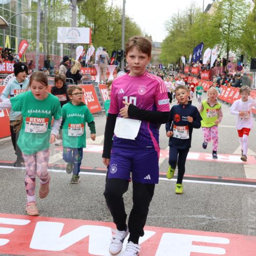 25.04.2026 - Das Zehntel Strokosch-Dieckow http://msf.ph/oto/9582395 25.04.2026 09:05:20 Ziel 1392, 1809, 2194, 2346, 2358, 2362, 2370, 2381, 2430, 2893, 2934, 3014, 3024, 3162, 3364, 3389, 3733, 3860, 3865, 3881, 1392, 1809, 2194, 2346, 2358, 2362, 2370, 2381, 2430, 2893, 2934, 3014, 3024, 3162, 3364, 3389, 3733, 3860, 3865, 3881 meine-sportfotos.de