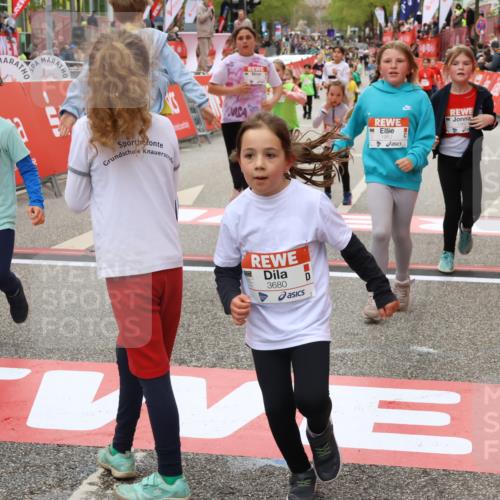 25.04.2026 - Das Zehntel Strokosch-Dieckow http://msf.ph/oto/9582560 25.04.2026 09:05:27 Ziel 1353, 1497, 1785, 1960, 1980, 1982, 2430, 2431, 2804, 2893, 3162, 3364, 3671, 3680, 3733, 3867, 1353, 1497, 1785, 1960, 1980, 1982, 2430, 2431, 2804, 2893, 3162, 3364, 3671, 3680, 3733, 3867 meine-sportfotos.de