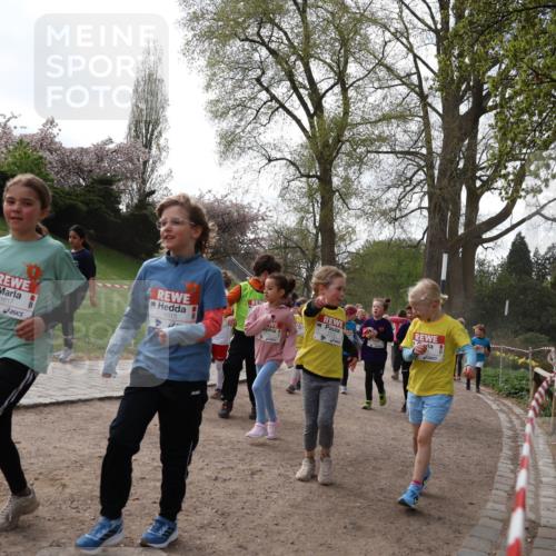 25.04.2026 - Das Zehntel Zöllner http://msf.ph/oto/9582648 25.04.2026 08:47:32 Laufen 1617, 1615 meine-sportfotos.de