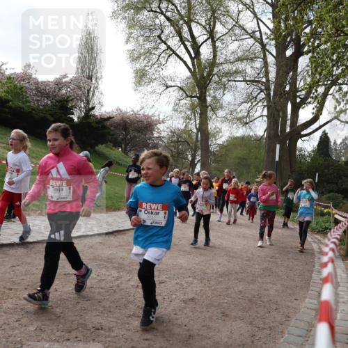 25.04.2026 - Das Zehntel Zöllner http://msf.ph/oto/9582660 25.04.2026 08:47:37 Laufen 3779, 3727 meine-sportfotos.de