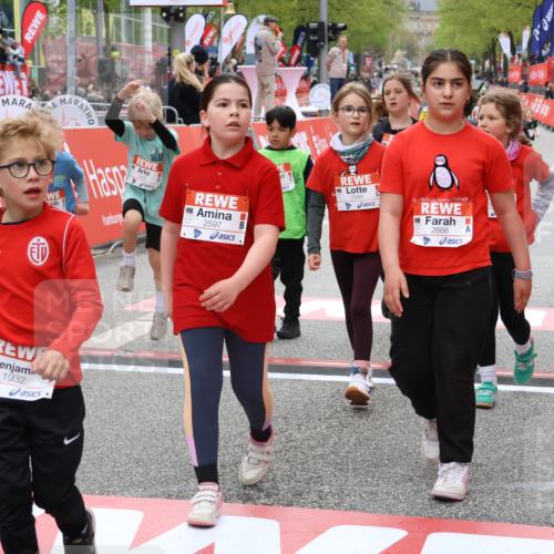 25.04.2026 - Das Zehntel Strokosch-Dieckow http://msf.ph/oto/9583045 25.04.2026 09:05:42 Ziel 1226, 1443, 1472, 1479, 1496, 1932, 1934, 2371, 2586, 2593, 2597, 2666, 3299, 3892, 1226, 1443, 1472, 1479, 1496, 1932, 1934, 2371, 2586, 2593, 2597, 2666, 3299, 3892 meine-sportfotos.de