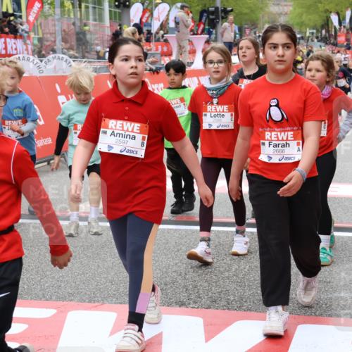 25.04.2026 - Das Zehntel Strokosch-Dieckow http://msf.ph/oto/9583083 25.04.2026 09:05:43 Ziel 1226, 1443, 1472, 1479, 1496, 1932, 1934, 2371, 2586, 2593, 2597, 2666, 3892, 1226, 1443, 1472, 1479, 1496, 1932, 1934, 2371, 2586, 2593, 2597, 2666, 3892 meine-sportfotos.de