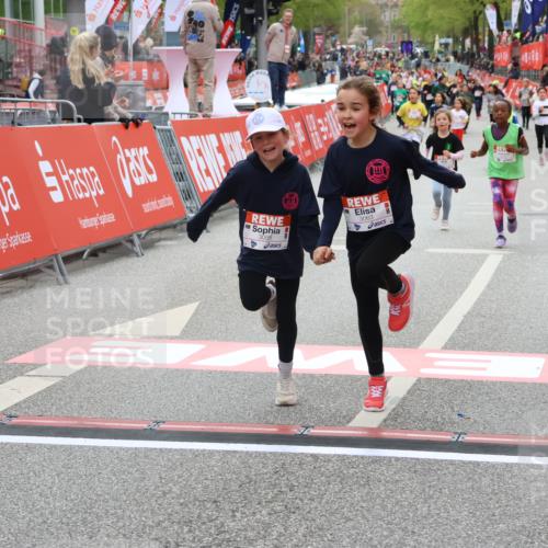 25.04.2026 - Das Zehntel Strokosch-Dieckow http://msf.ph/oto/9583091 25.04.2026 09:05:47 Ziel 1443, 1472, 1479, 1496, 1932, 1934, 2371, 2586, 2593, 2597, 2666, 3058, 3063, 1443, 1472, 1479, 1496, 1932, 1934, 2371, 2586, 2593, 2597, 2666, 3058, 3063 meine-sportfotos.de