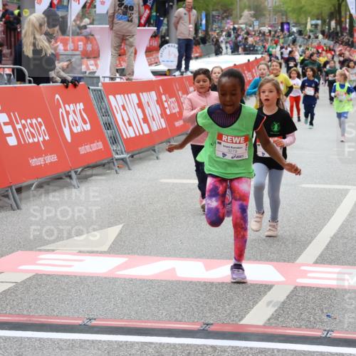 25.04.2026 - Das Zehntel Strokosch-Dieckow http://msf.ph/oto/9583192 25.04.2026 09:05:50 Ziel 1934, 3058, 3063, 1934, 3058, 3063 meine-sportfotos.de