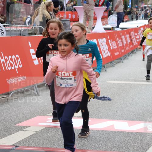 25.04.2026 - Das Zehntel Strokosch-Dieckow http://msf.ph/oto/9583284 25.04.2026 09:05:53 Ziel 1591, 2536, 3058, 3063, 3279, 1591, 2536, 3058, 3063, 3279 meine-sportfotos.de