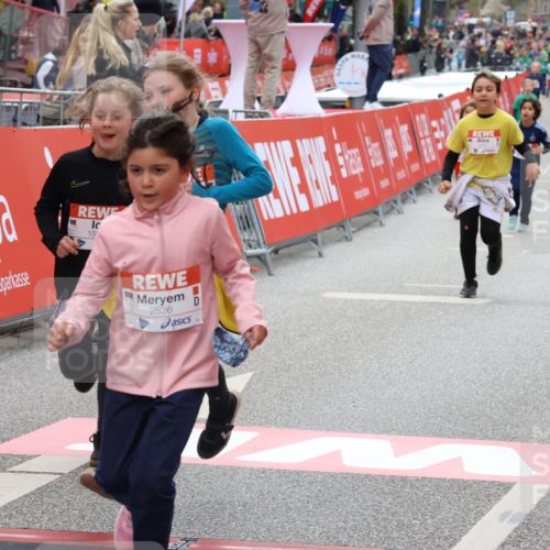 25.04.2026 - Das Zehntel Strokosch-Dieckow http://msf.ph/oto/9583293 25.04.2026 09:05:53 Ziel 1591, 2536, 3058, 3063, 3279, 1591, 2536, 3058, 3063, 3279 meine-sportfotos.de