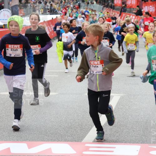 25.04.2026 - Das Zehntel Strokosch-Dieckow http://msf.ph/oto/9583410 25.04.2026 09:06:06 Ziel 1241, 2183, 2377, 3450, 3767, 3776, 3777, 3947, 3979, 4036, 1241, 2183, 2377, 3450, 3767, 3776, 3777, 3947, 3979, 4036 meine-sportfotos.de