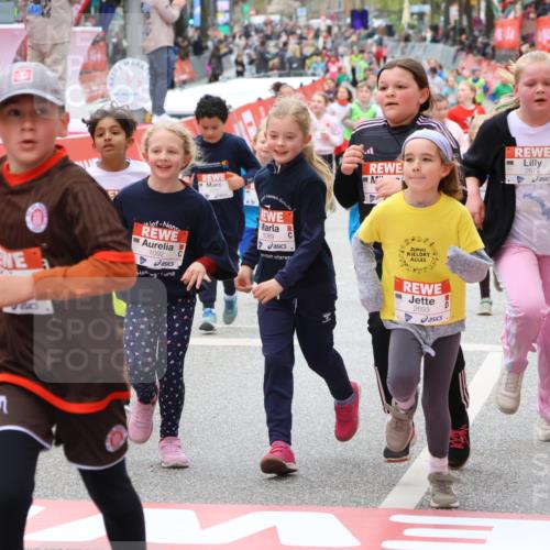 25.04.2026 - Das Zehntel Strokosch-Dieckow http://msf.ph/oto/9583467 25.04.2026 09:06:11 Ziel 1089, 1092, 1732, 2183, 2377, 2657, 2670, 2672, 2696, 3767, 3776, 3777, 3961, 1089, 1092, 1732, 2183, 2377, 2657, 2670, 2672, 2696, 3767, 3776, 3777, 3961 meine-sportfotos.de