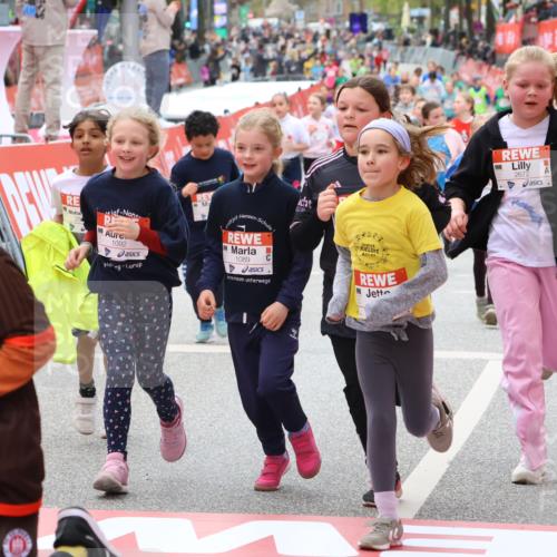 25.04.2026 - Das Zehntel Strokosch-Dieckow http://msf.ph/oto/9583481 25.04.2026 09:06:11 Ziel 1089, 1092, 1732, 2183, 2377, 2657, 2670, 2672, 2696, 3767, 3776, 3777, 3961, 1089, 1092, 1732, 2183, 2377, 2657, 2670, 2672, 2696, 3767, 3776, 3777, 3961 meine-sportfotos.de