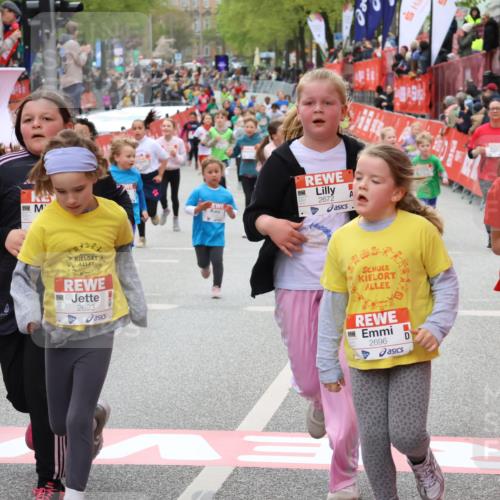 25.04.2026 - Das Zehntel Strokosch-Dieckow http://msf.ph/oto/9583492 25.04.2026 09:06:12 Ziel 1089, 1092, 1732, 2377, 2530, 2657, 2670, 2672, 2696, 3767, 3776, 3777, 3961, 1089, 1092, 1732, 2377, 2530, 2657, 2670, 2672, 2696, 3767, 3776, 3777, 3961 meine-sportfotos.de