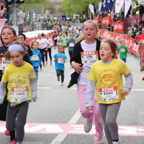25.04.2026 - Das Zehntel Strokosch-Dieckow http://msf.ph/oto/9583497 25.04.2026 09:06:12 Ziel 1089, 1092, 1732, 2377, 2530, 2657, 2670, 2672, 2696, 3767, 3776, 3777, 3961, 1089, 1092, 1732, 2377, 2530, 2657, 2670, 2672, 2696, 3767, 3776, 3777, 3961 meine-sportfotos.de