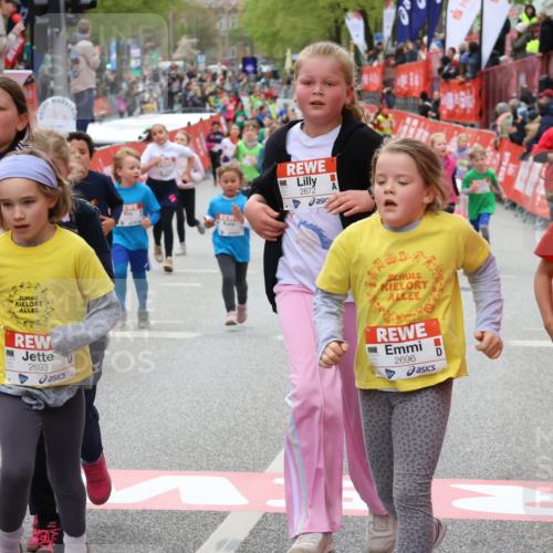 25.04.2026 - Das Zehntel Strokosch-Dieckow http://msf.ph/oto/9583515 25.04.2026 09:06:12 Ziel 1089, 1092, 1732, 2377, 2530, 2657, 2670, 2672, 2696, 3767, 3776, 3777, 3961, 1089, 1092, 1732, 2377, 2530, 2657, 2670, 2672, 2696, 3767, 3776, 3777, 3961 meine-sportfotos.de