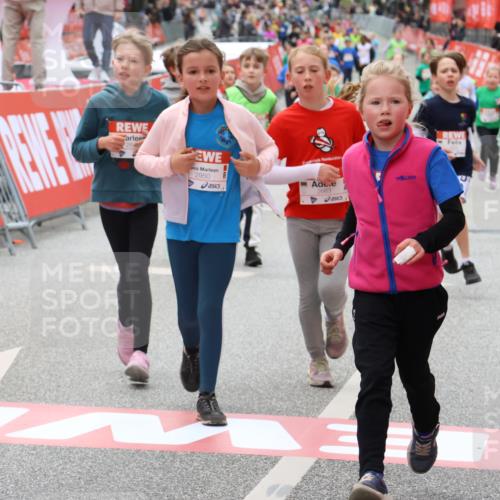 25.04.2026 - Das Zehntel Strokosch-Dieckow http://msf.ph/oto/9583637 25.04.2026 09:06:19 Ziel 1089, 1092, 1412, 1904, 2103, 2112, 2254, 2530, 2640, 2657, 2663, 2670, 2672, 2693, 2950, 3601, 3724, 3726, 3796, 1089, 1092, 1412, 1904, 2103, 2112, 2254, 2530, 2640, 2657, 2663, 2670, 2672, 2693, 2950, 3601, 3724, 3726, 3796 meine-sportfotos.de