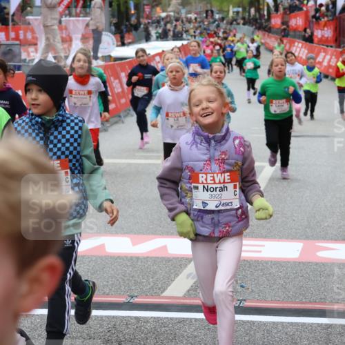 25.04.2026 - Das Zehntel Strokosch-Dieckow http://msf.ph/oto/9583698 25.04.2026 09:06:23 Ziel 1350, 1390, 1811, 1904, 2103, 2297, 2640, 2663, 2693, 2950, 3601, 3724, 3726, 3796, 3922, 3923, 1350, 1390, 1811, 1904, 2103, 2297, 2640, 2663, 2693, 2950, 3601, 3724, 3726, 3796, 3922, 3923 meine-sportfotos.de