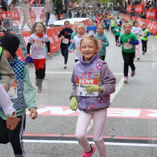 25.04.2026 - Das Zehntel Strokosch-Dieckow http://msf.ph/oto/9583718 25.04.2026 09:06:24 Ziel 1350, 1390, 1811, 1904, 2103, 2297, 2640, 2663, 2950, 3483, 3487, 3601, 3796, 3922, 3923, 1350, 1390, 1811, 1904, 2103, 2297, 2640, 2663, 2950, 3483, 3487, 3601, 3796, 3922, 3923 meine-sportfotos.de