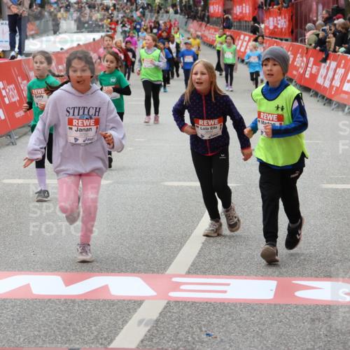 25.04.2026 - Das Zehntel Strokosch-Dieckow http://msf.ph/oto/9583860 25.04.2026 09:06:30 Ziel 1811, 1821, 2141, 2144, 2382, 2918, 2935, 2936, 3133, 3148, 3483, 3487, 3698, 3700, 1811, 1821, 2141, 2144, 2382, 2918, 2935, 2936, 3133, 3148, 3483, 3487, 3698, 3700 meine-sportfotos.de