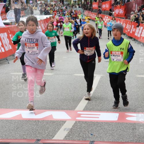 25.04.2026 - Das Zehntel Strokosch-Dieckow http://msf.ph/oto/9583890 25.04.2026 09:06:30 Ziel 1811, 1821, 2141, 2144, 2382, 2918, 2935, 2936, 3133, 3148, 3483, 3487, 3698, 3700, 1811, 1821, 2141, 2144, 2382, 2918, 2935, 2936, 3133, 3148, 3483, 3487, 3698, 3700 meine-sportfotos.de