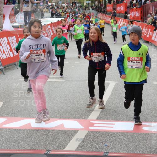 25.04.2026 - Das Zehntel Strokosch-Dieckow http://msf.ph/oto/9583923 25.04.2026 09:06:30 Ziel 1811, 1821, 2141, 2144, 2382, 2918, 2935, 2936, 3133, 3148, 3483, 3487, 3698, 3700, 1811, 1821, 2141, 2144, 2382, 2918, 2935, 2936, 3133, 3148, 3483, 3487, 3698, 3700 meine-sportfotos.de