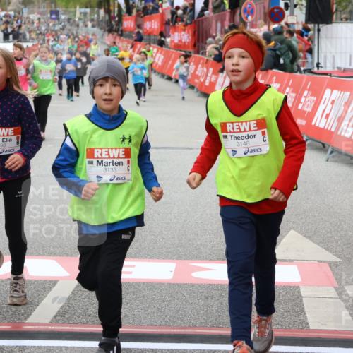 25.04.2026 - Das Zehntel Strokosch-Dieckow http://msf.ph/oto/9583971 25.04.2026 09:06:32 Ziel 1821, 2141, 2144, 2368, 2382, 2918, 2935, 2936, 3133, 3148, 3483, 3487, 3698, 3700, 1821, 2141, 2144, 2368, 2382, 2918, 2935, 2936, 3133, 3148, 3483, 3487, 3698, 3700 meine-sportfotos.de