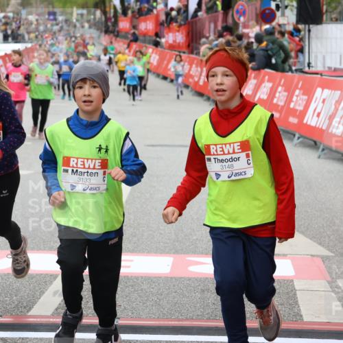 25.04.2026 - Das Zehntel Strokosch-Dieckow http://msf.ph/oto/9583982 25.04.2026 09:06:32 Ziel 1821, 2141, 2144, 2368, 2382, 2918, 2935, 2936, 3133, 3148, 3483, 3487, 3698, 3700, 1821, 2141, 2144, 2368, 2382, 2918, 2935, 2936, 3133, 3148, 3483, 3487, 3698, 3700 meine-sportfotos.de