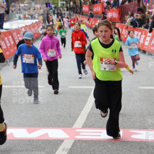 25.04.2026 - Das Zehntel Strokosch-Dieckow http://msf.ph/oto/9584102 25.04.2026 09:06:45 Ziel 1130, 1939, 1949, 2543, 3240, 3750, 3780, 3782, 1130, 1939, 1949, 2543, 3240, 3750, 3780, 3782 meine-sportfotos.de