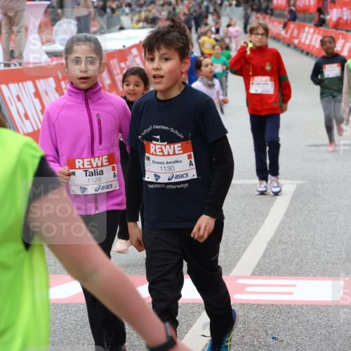 25.04.2026 - Das Zehntel Strokosch-Dieckow http://msf.ph/oto/9584147 25.04.2026 09:06:48 Ziel 1078, 1084, 1128, 1130, 1939, 1949, 2113, 2115, 2543, 3240, 3750, 3780, 3782, 1078, 1084, 1128, 1130, 1939, 1949, 2113, 2115, 2543, 3240, 3750, 3780, 3782 meine-sportfotos.de